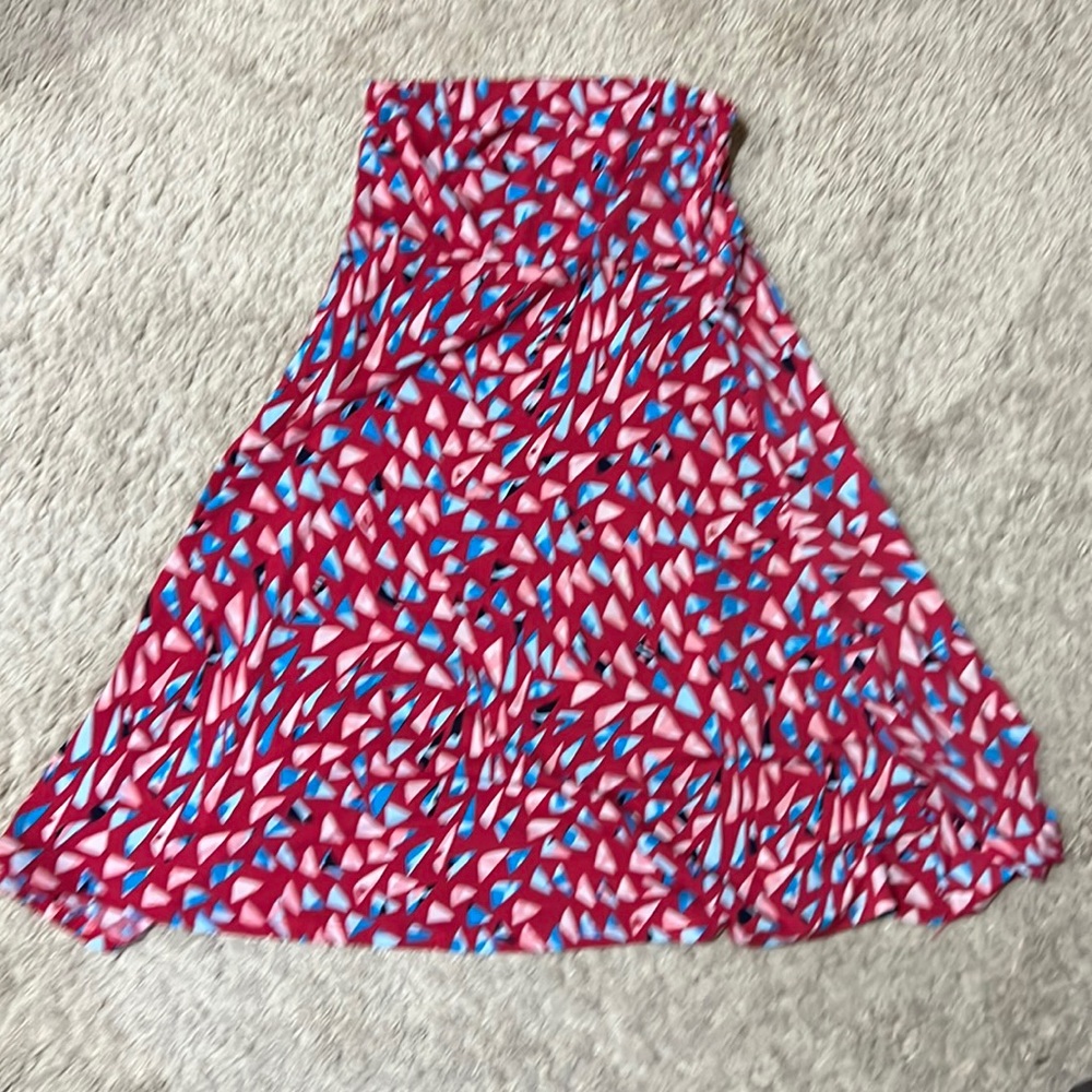 Lularoe Azure multicolor triangle patterned red silky flowy skirt